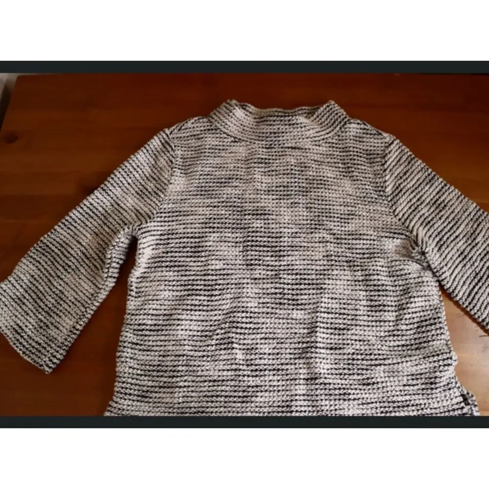 Vince Camuto Cream Black Sparkle Striped Sweater Medium 3/4 Sleeve